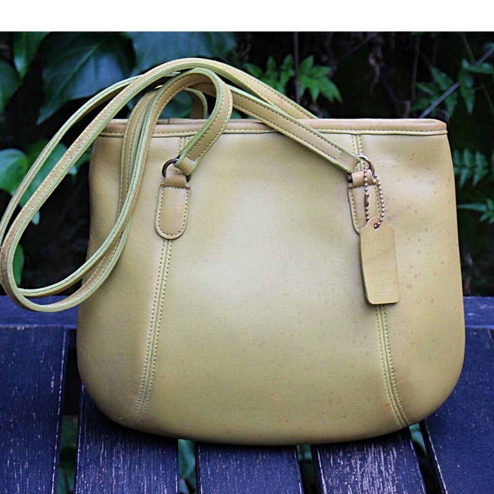 Coach Vintage - Medium Framed Pouch 9998 in Lime - USA 90s - Flaw (mold measles)